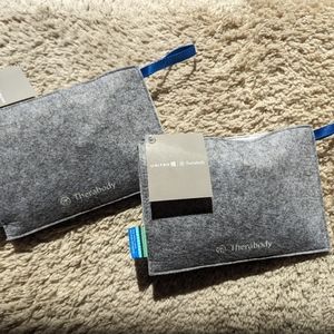 United x THERABODY Toiletry bags (Two Bags) Premium Plus Class